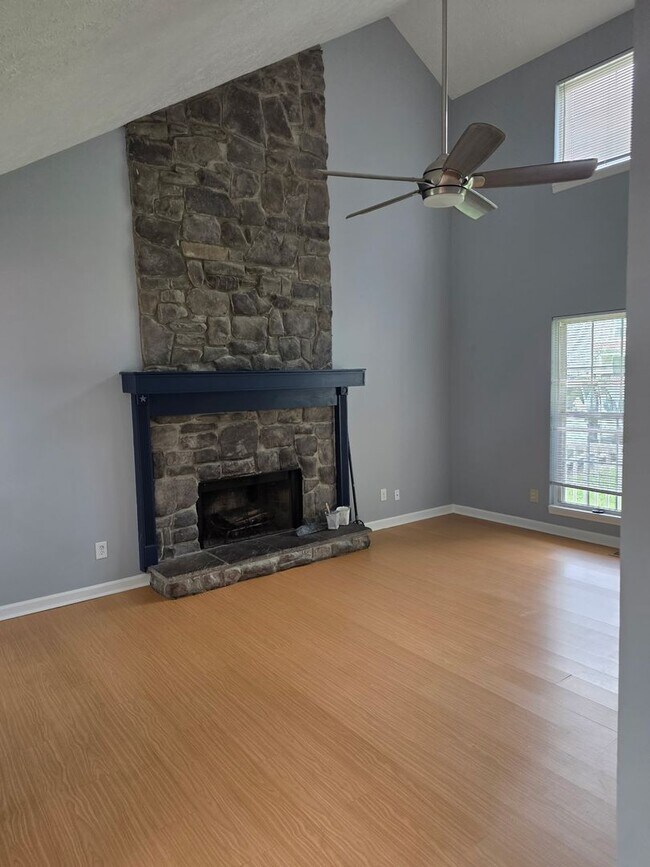 Building Photo - Three bedroom two bath Mt. Juliet just remodeled only $2,100