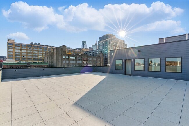 Building Photo - 500 N 13th St
