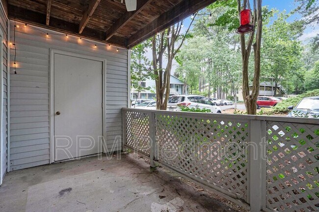 Building Photo - 6820 Glenridge Dr
