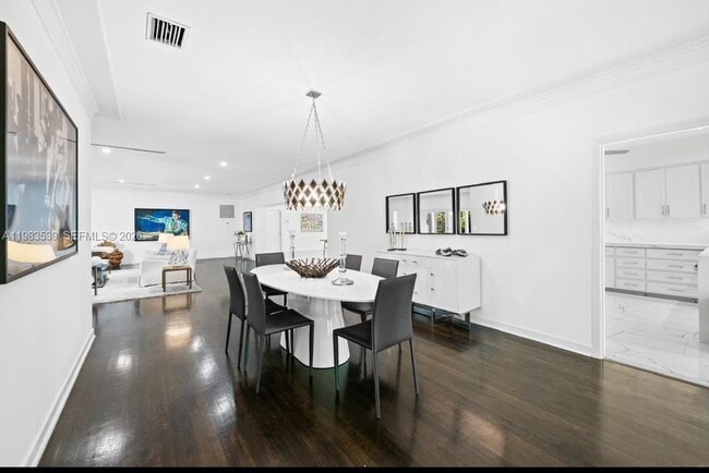 Building Photo - 641 Island Rd