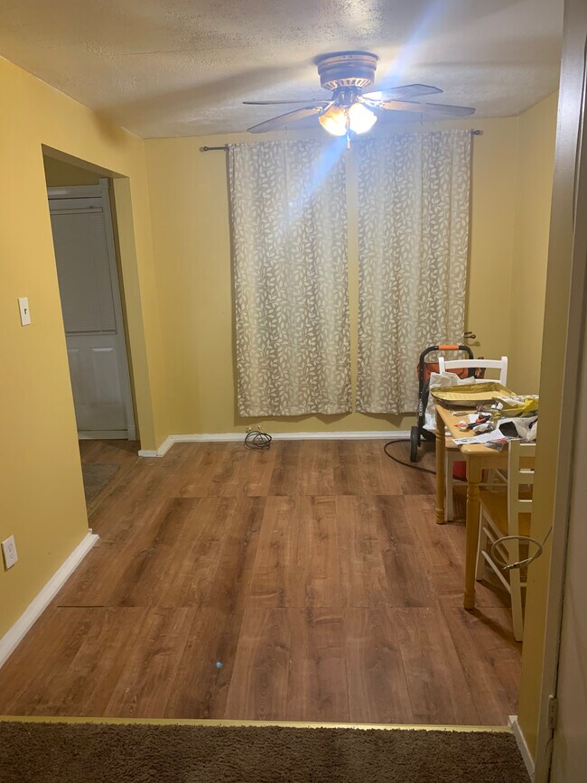 Building Photo - 2626 Lauretta Ave