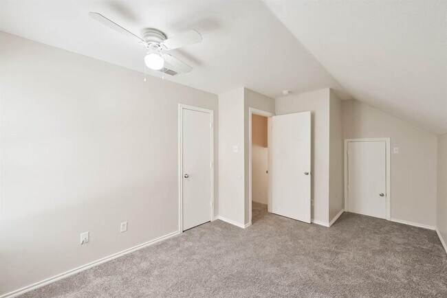 Building Photo - 510 Kings Way Dr