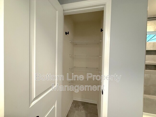 Building Photo - 13450 Savannah Point Dr