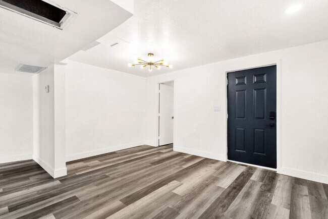 Building Photo - BRAND NEW EVERYTHING IN UPTOWN/BILTMORE AREA