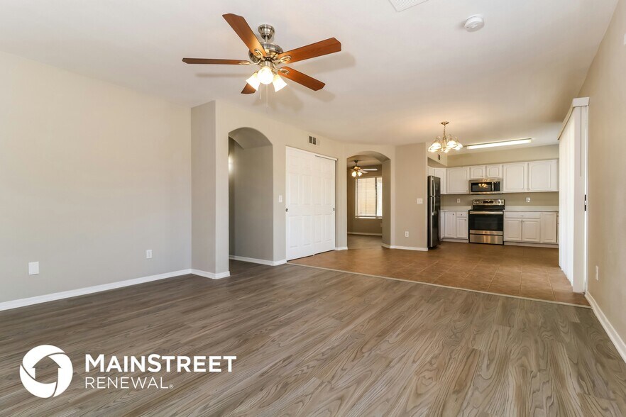 Building Photo - 4934 W Desert Dr