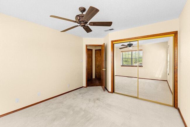 Building Photo - 9441 Allande Rd NE