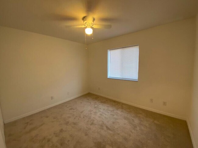 Building Photo - 9634 Roundstone Cir