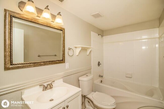 Building Photo - 10114 Enchanted Oaks Ct