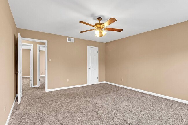 Building Photo - 7523 Bavarian Dr