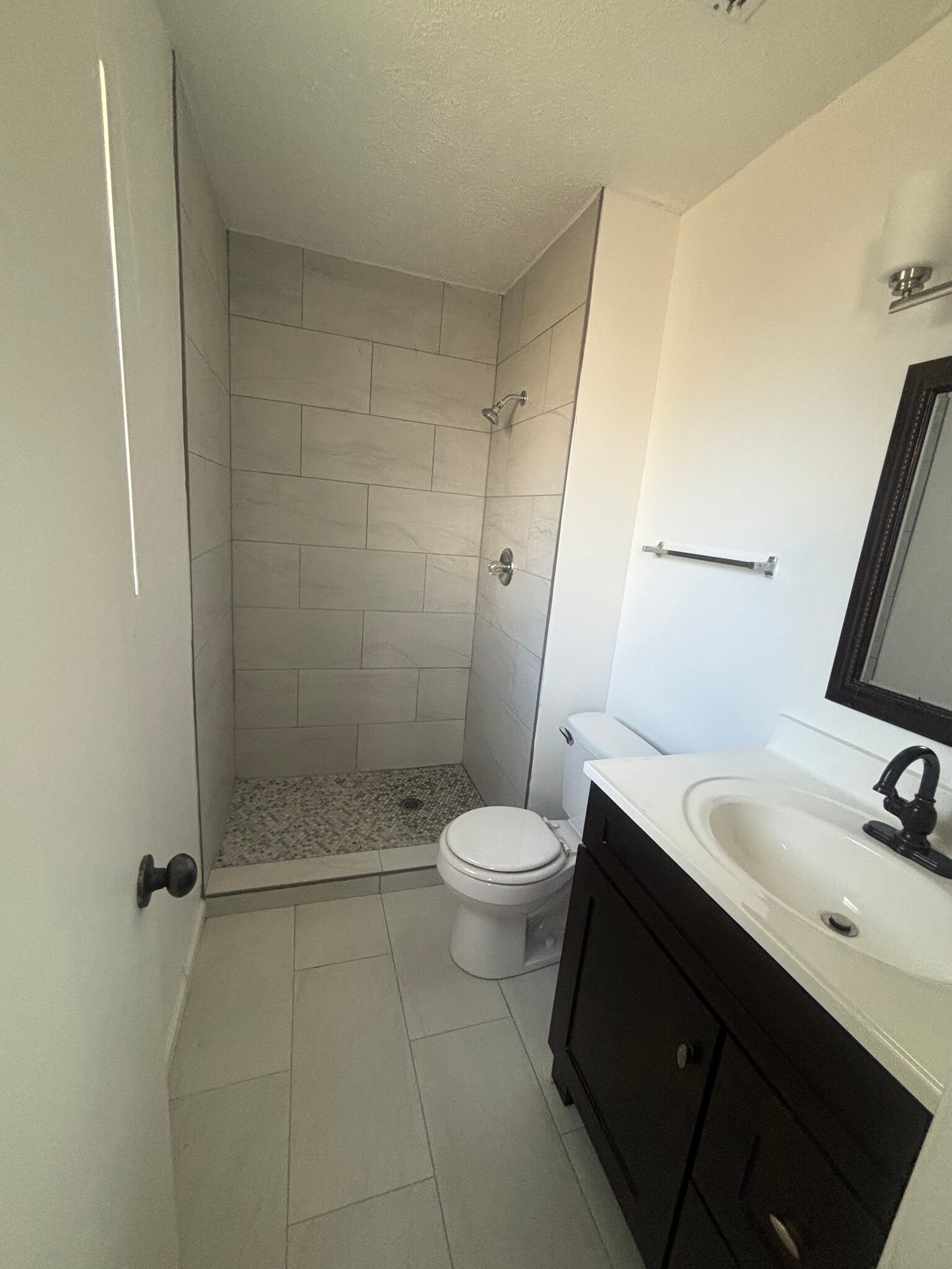 Building Photo - 906 N Church Ave