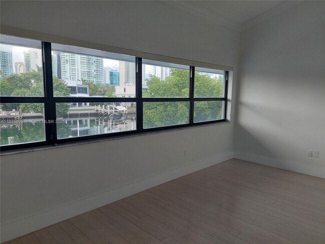 Building Photo - 350 Poinciana Island Dr