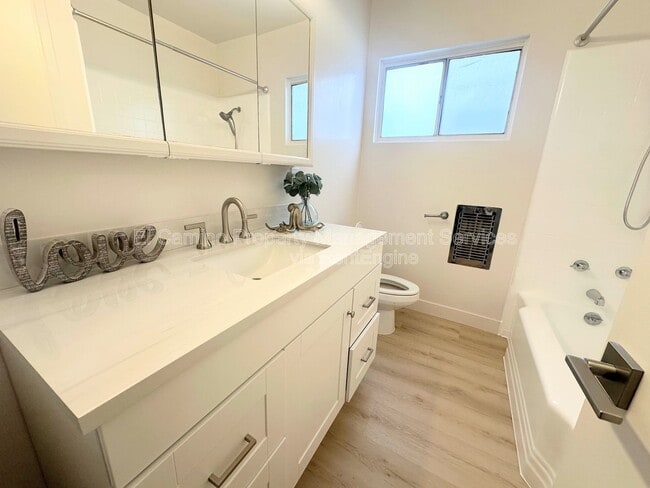 Building Photo - 1250 E Ocean Blvd