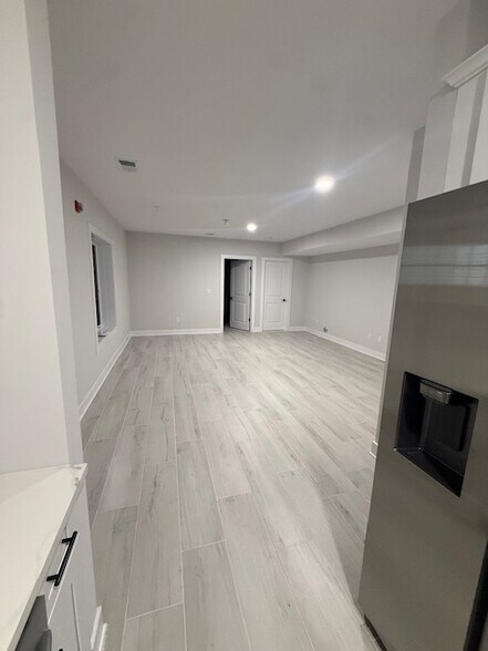 Unit 1 - Living Room - 6009 Jefferson St