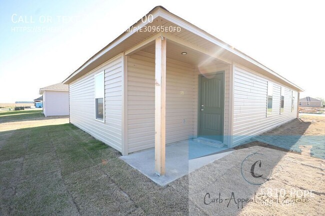 Building Photo - 5810 Pope-