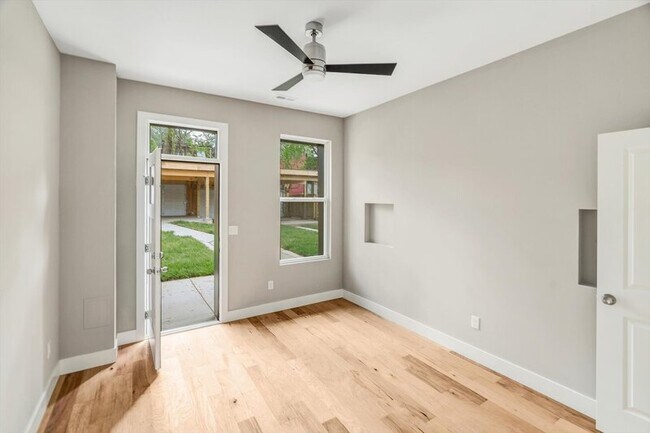 Building Photo - 3322 Michigan Ave