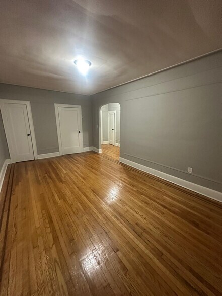 Building Photo - 425 Cherry St