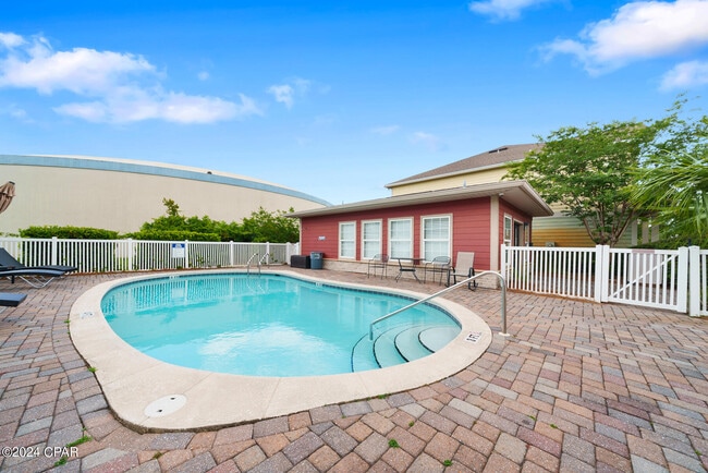 Building Photo - 7207 Quail Hollow Dr