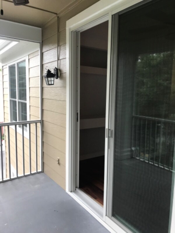 Building Photo - 8301 Elm Park Dr