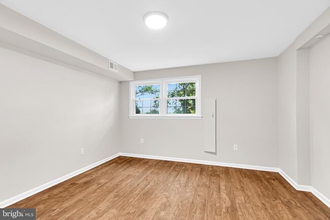 Building Photo - 3009 S Hill St