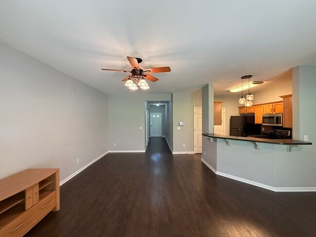 Building Photo - 5994 Fox Point Cir