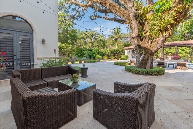 Building Photo - 9801 SW 60th Ct