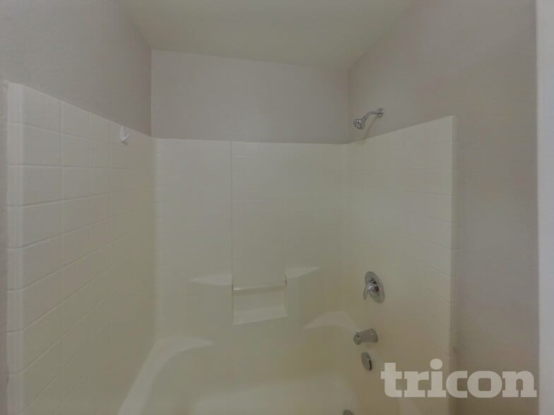 Building Photo - 1145 Boxwood Dr