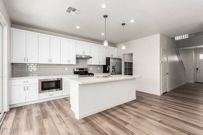 Building Photo - 6537 N 15th Dr