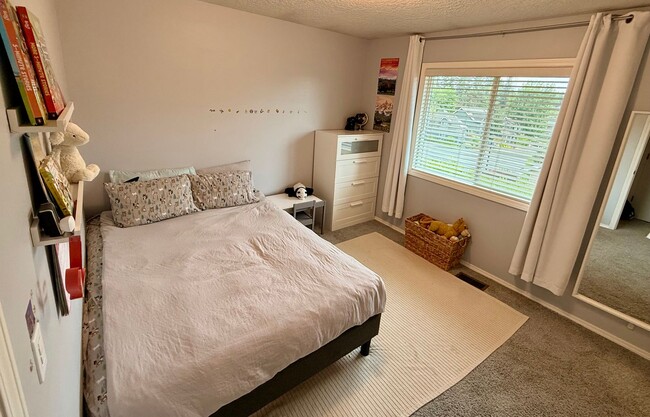 Building Photo - Charming 3 Bedroom Split-Level Home with Multiple Living Rooms & Spacious Back Yard
