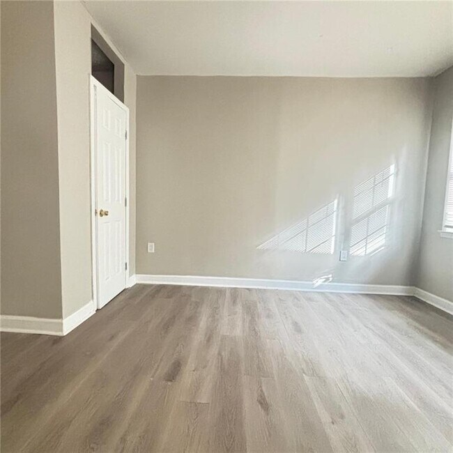 Building Photo - 3535 Fairlane Dr NW