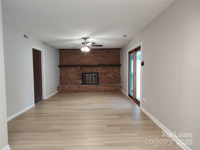 Building Photo - 7200 Oswego Ct