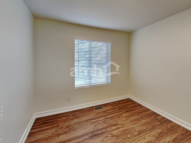 Building Photo - 4103 Dakota Dr