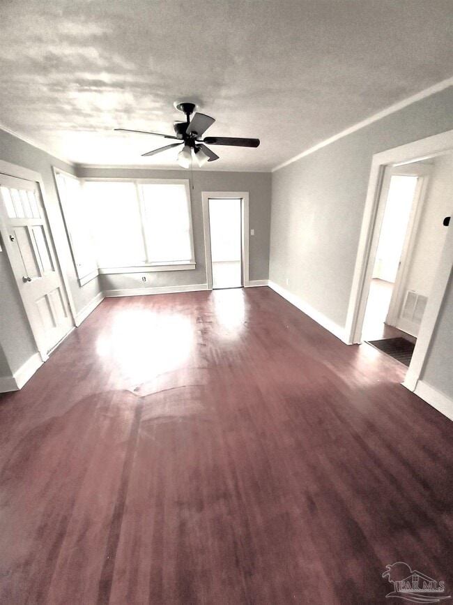 Building Photo - 1120 S Old Corry Field Rd