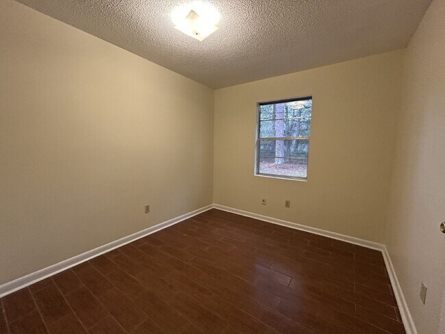 Building Photo - Home For Rent