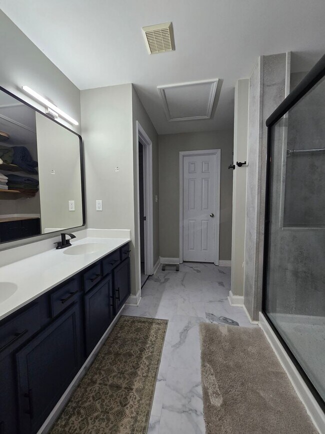 Building Photo - 135 Leggett Dr