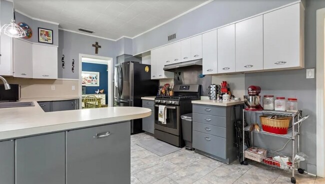 Building Photo - 1413 Augusta Ave