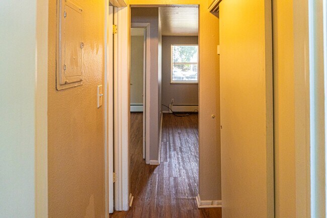 Building Photo - 2396 S Linden Ct