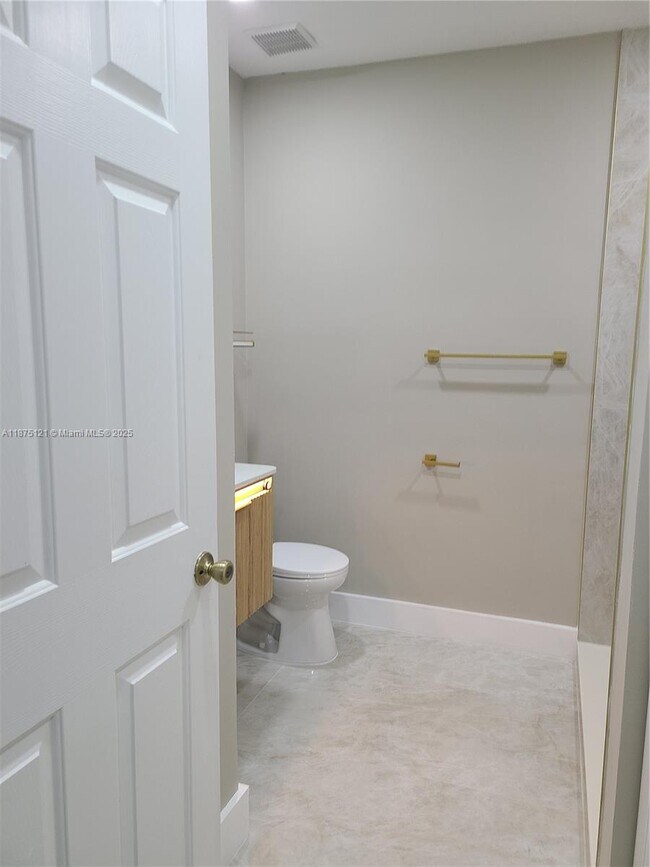 Building Photo - 4252 SW 156th Ave