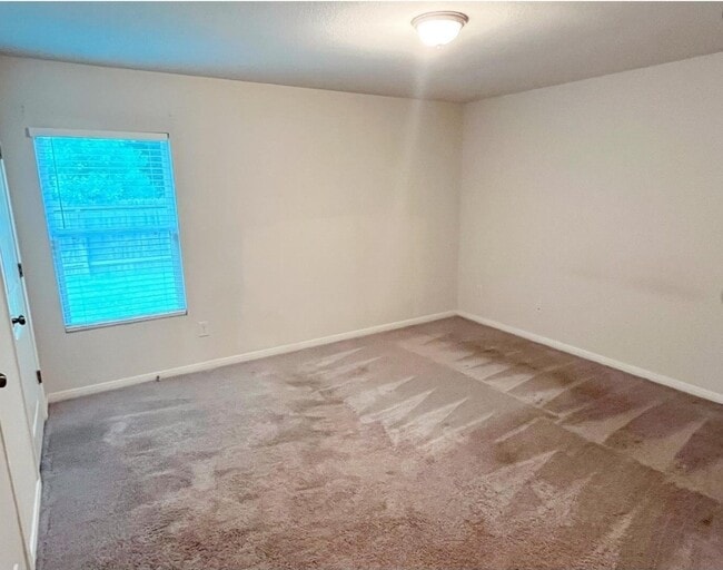 Building Photo - 15717 Del Norte Dr