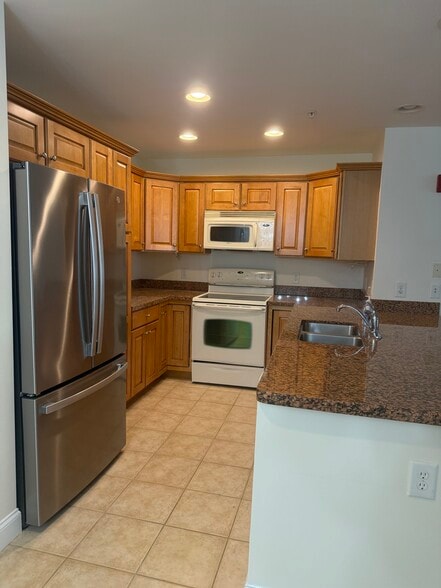 Building Photo - 5 Sally Sweet Way