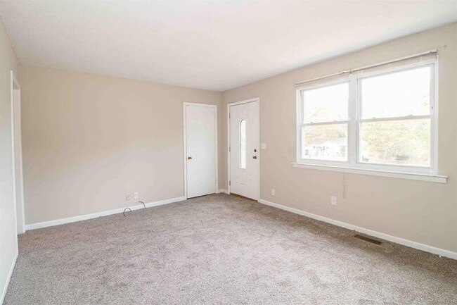 Building Photo - 808 Helton Dr