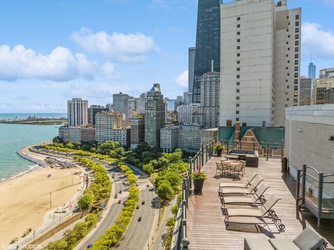 Building Photo - 1150 N Lake Shore Dr