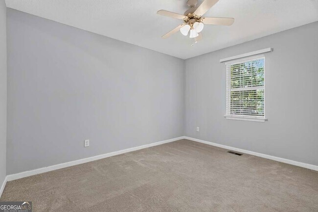Building Photo - 72 Victorian Cir