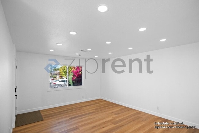 Building Photo - 4136 San Bernardino Way