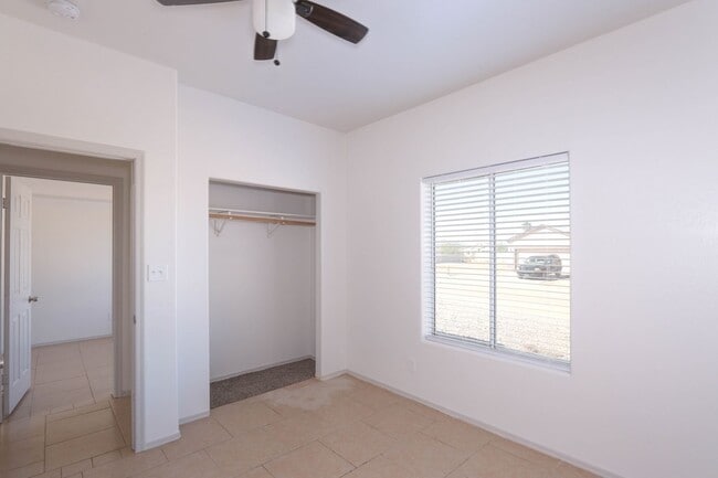 Building Photo - 9399 W Tinajas Dr