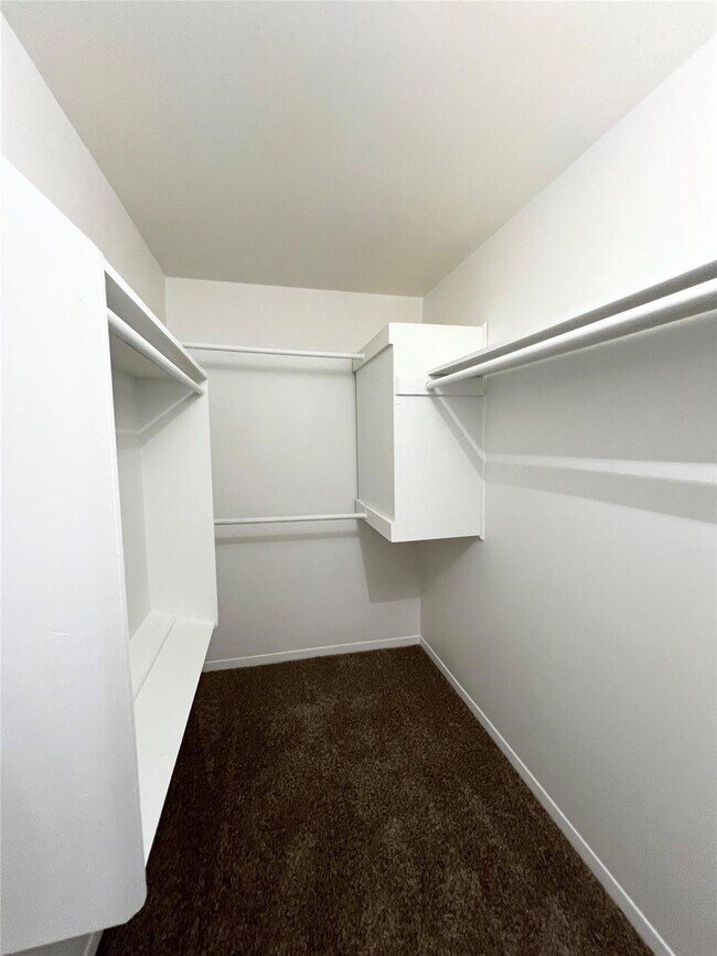 Building Photo - 2400 5th St