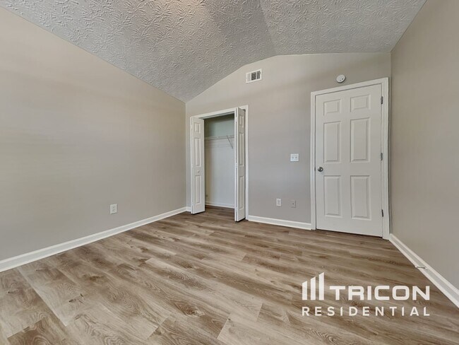 Building Photo - 140 Avery Dr