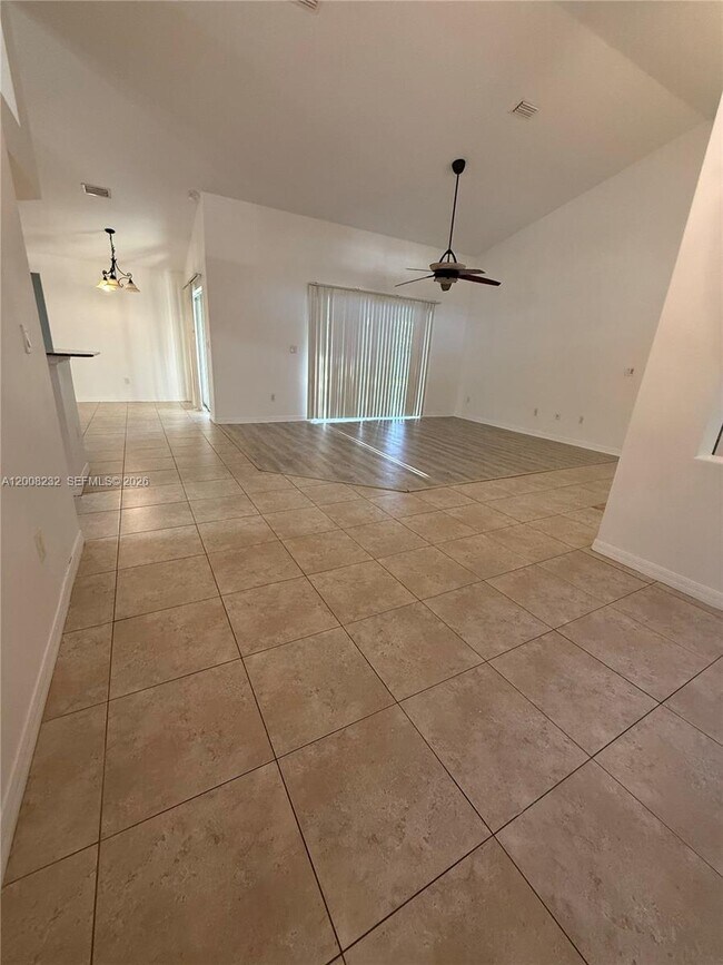 Building Photo - 3262 SW Cohutta St