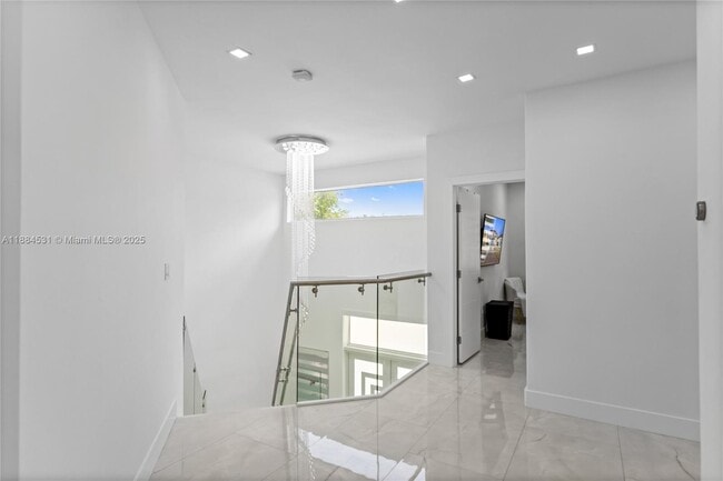 Building Photo - 8740 NW 153rd Terrace