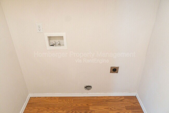 Building Photo - 621 S Bowdish Rd