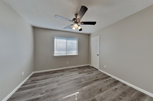 Building Photo - 6807 Oakbranch Manor Ln